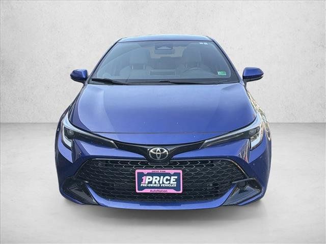 Used 2025 Toyota Corolla SE w/ SE Package FWD image 2