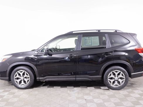 Used 2021 Subaru Forester Premium image 14
