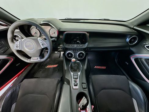 Used 2018 Chevrolet Camaro SS RWD image 10