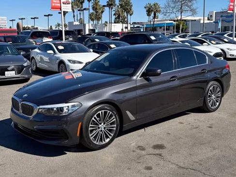 Used 2019 BMW 530i w/ Convenience Package image 3