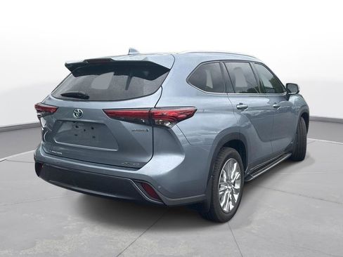 Used 2023 Toyota Highlander Limited AWD/4WD image 6