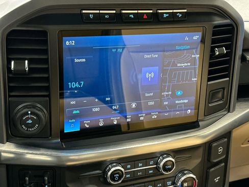 Used 2021 Ford F150 Lariat w/ Max Trailer Tow Package image 25