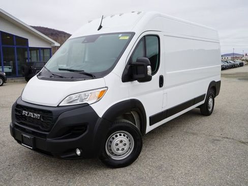 Used 2024 RAM ProMaster 2500 w/ Premium Convenience Group FWD image 1