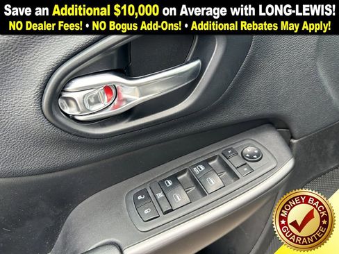 Used 2019 Jeep Cherokee Latitude w/ Popular Appearance Group image 16