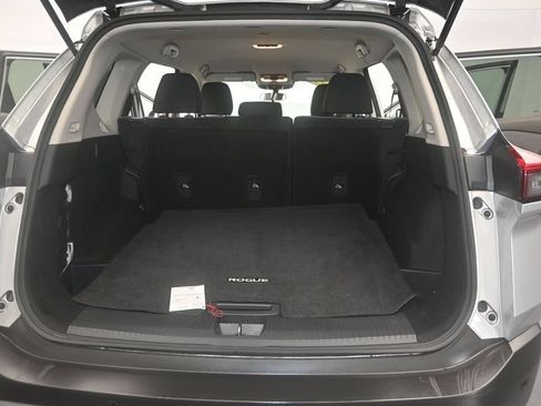 Used 2023 Nissan Rogue SV AWD/4WD image 11