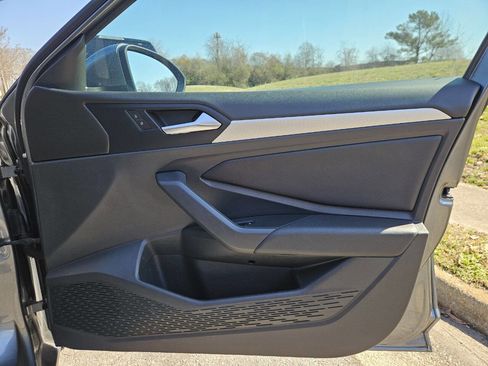 Used 2019 Volkswagen Jetta SE image 16