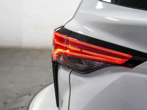 Certified 2024 Toyota Sienna XSE FWD image 11