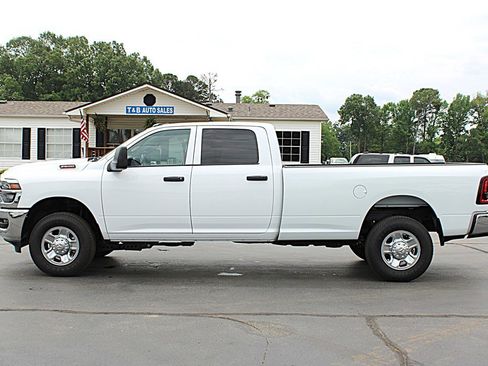 Used 2026 RAM 2500 Tradesman w/ Chrome Appearance Group AWD/4WD image 6