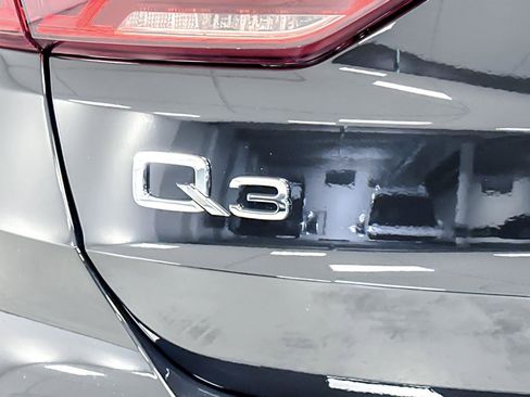 New 2025 Audi Q3 2.0T Premium image 25