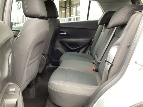 Used 2018 Chevrolet Trax LS image 13