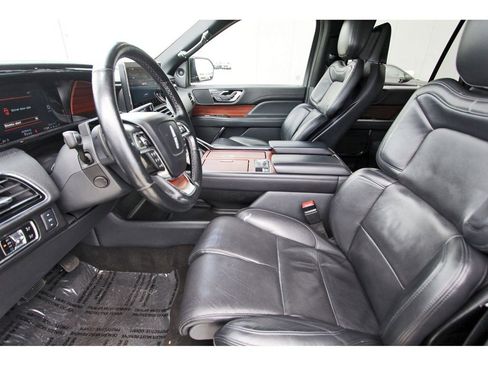 Used 2023 Lincoln Navigator L Reserve image 6