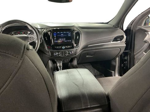 Used 2023 Chevrolet Traverse LT FWD image 6