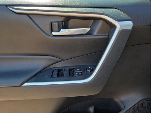 Used 2020 Toyota RAV4 XLE w/ All Weather Liner Package AWD/4WD image 10