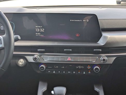 Certified 2025 Kia Telluride LX FWD image 21