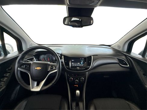 Used 2017 Chevrolet Trax LT w/ LT Convenience Package FWD image 23
