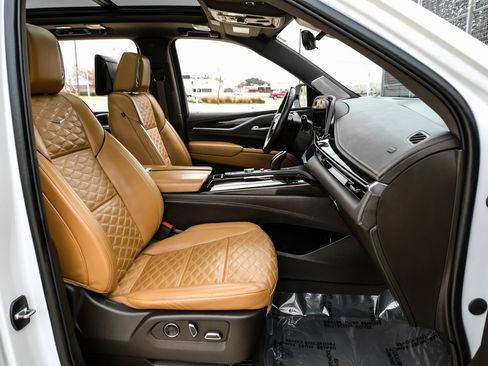 Used 2021 Cadillac Escalade ESV Sport w/ Driver Assist Tech Package image 29