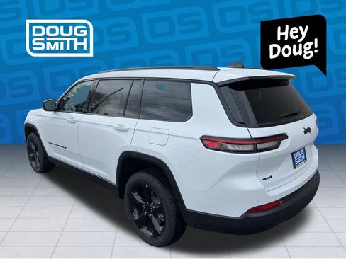 New 2025 Jeep Grand Cherokee L Altitude image 4