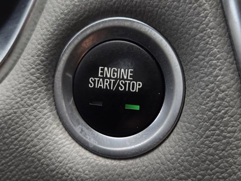 Used 2020 Chevrolet Traverse LT FWD image 30