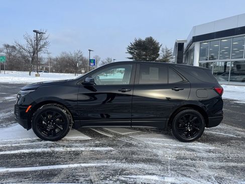 Used 2023 Chevrolet Equinox LS w/ LS Convenience Package image 2