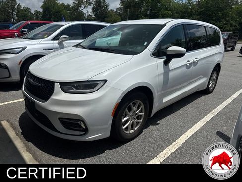 Used 2023 Chrysler Pacifica Touring-L FWD image 1