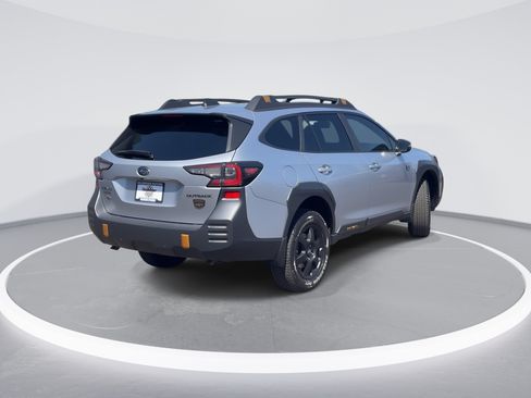 Used 2025 Subaru Outback Wilderness AWD/4WD image 5