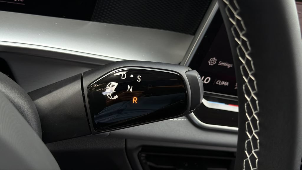 New 2026 Volkswagen Tiguan SE FWD image 14