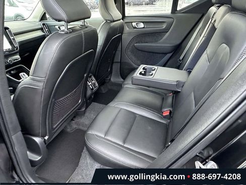 Used 2025 Volvo XC40 B5 Plus image 10