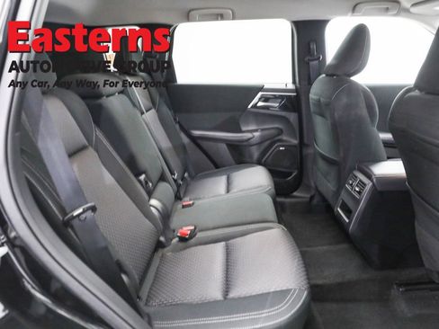 Used 2025 Mitsubishi Outlander ES image 22