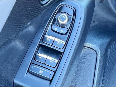 Used 2025 Subaru Crosstrek 2.5i Limited w/ Crosstrek Mirror Package image 17