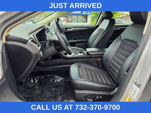 Used 2017 Ford Fusion SE w/ Equipment Group 201A FWD image 21