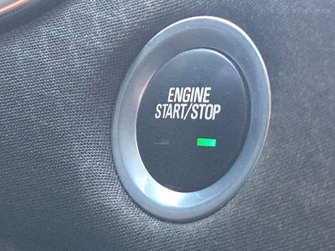 Used 2017 Chevrolet Malibu LT image 23