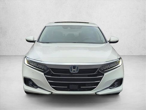 Used 2022 Honda Accord Touring image 2