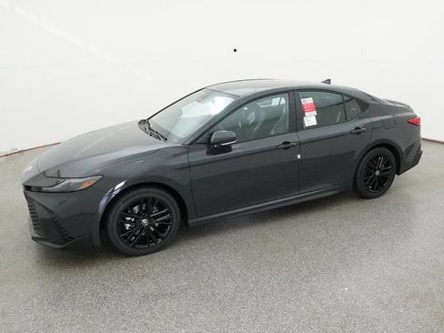 New 2026 Toyota Camry SE FWD image 5