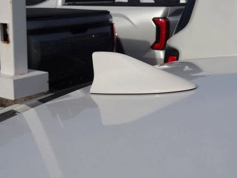 Used 2022 Toyota Camry LE image 18