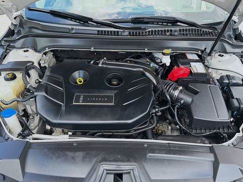 Used 2020 Lincoln MKZ FWD image 34
