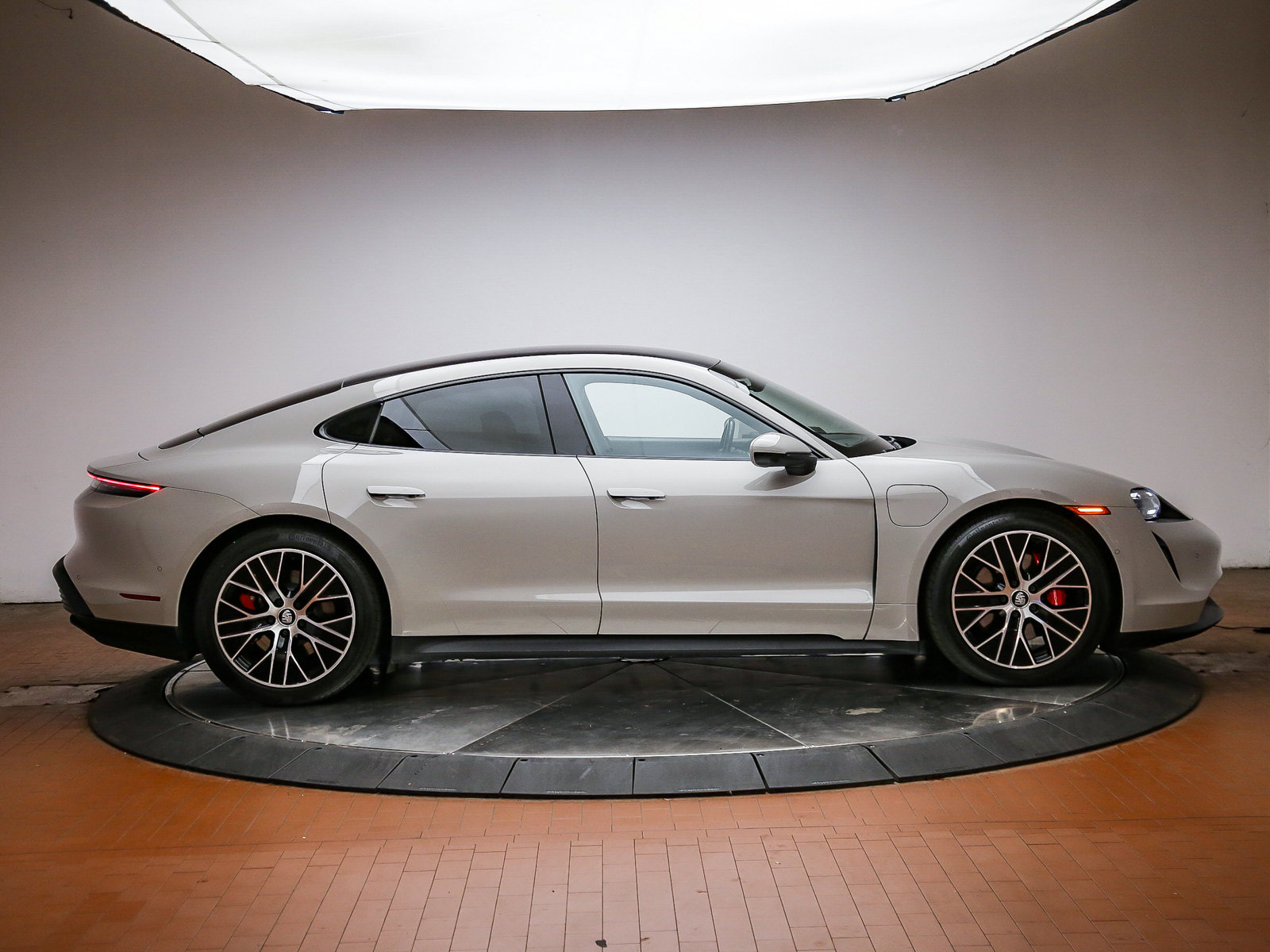 Certified 2022 Porsche Taycan 4S AWD/4WD image 8