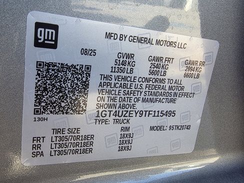 Used 2026 GMC Sierra 2500 AT4X image 32