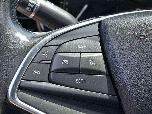 Used 2018 Cadillac XT5 Luxury w/ Driver Awareness Package AWD/4WD image 23