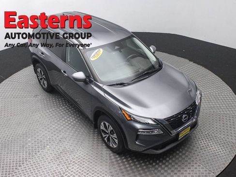 Used 2023 Nissan Rogue SV AWD/4WD image 3