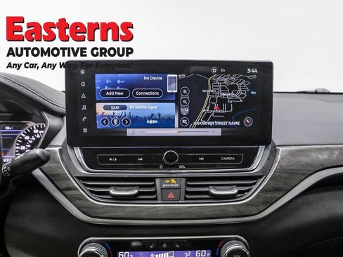 Used 2023 Nissan Altima 2.5 SL FWD image 12