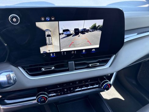 Used 2025 Chevrolet Equinox LT w/ Convenience Package II image 19