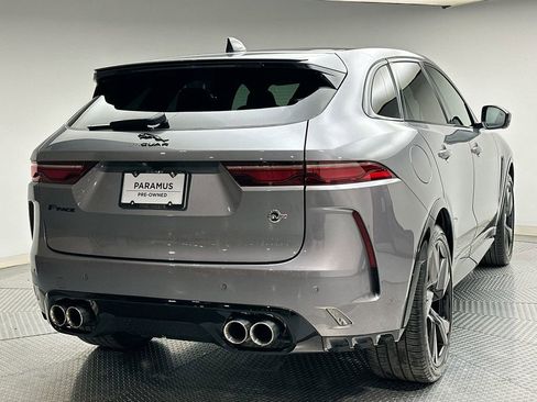 Used 2023 Jaguar F-PACE SVR image 3