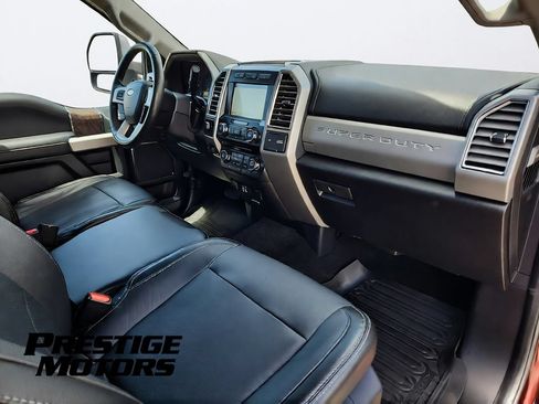 Used 2017 Ford F250 Lariat w/ Lariat Ultimate Package AWD/4WD image 32