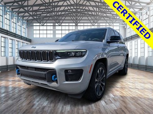 Used 2022 Jeep Grand Cherokee Overland w/ Luxury Tech Group IV image 8