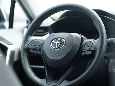 Used 2024 Toyota RAV4 XLE w/ Convenience Package FWD image 12