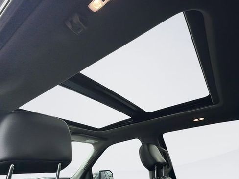 Used 2019 Ford F150 Lariat w/ Equipment Group 502A Luxury image 19