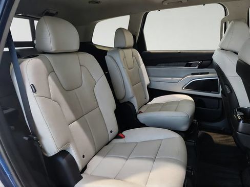 Certified 2024 Kia Telluride EX w/ EX Captain's Chair Package FWD image 28