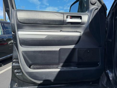 Used 2016 Toyota Tundra Limited image 12