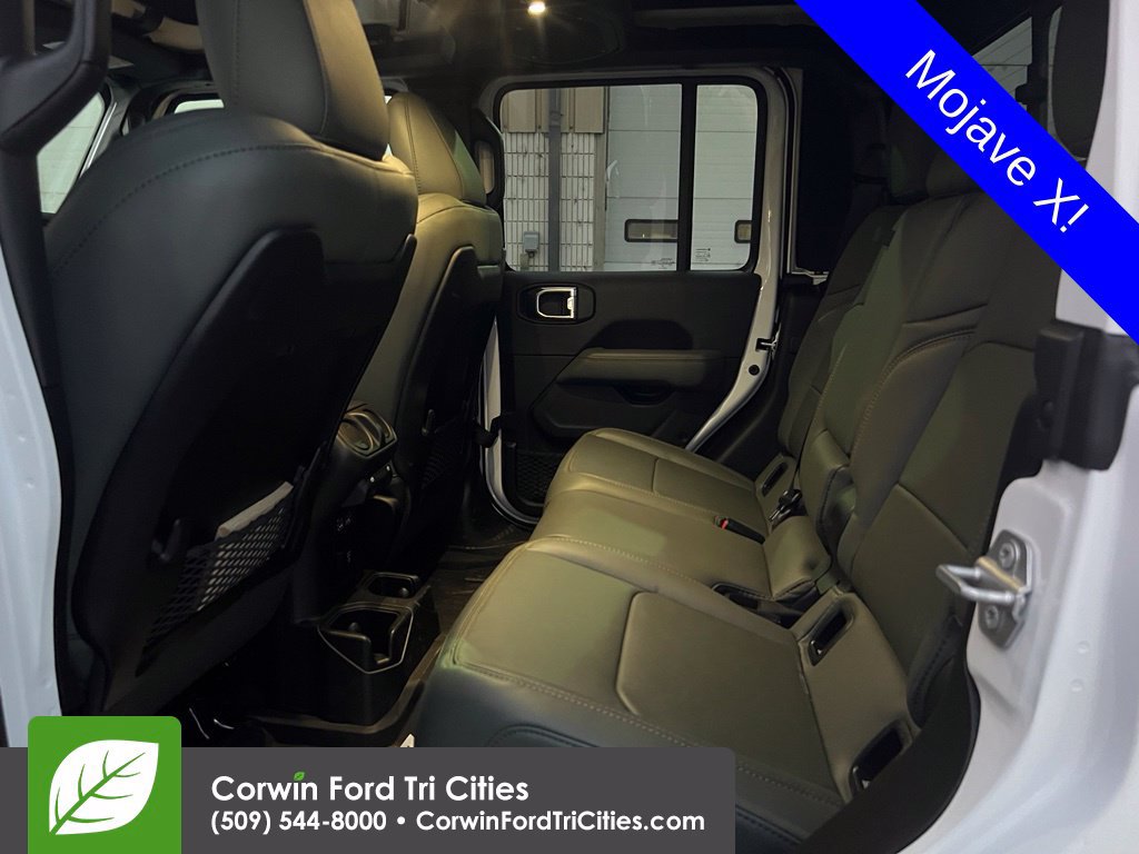 Used 2025 Jeep Gladiator Mojave AWD/4WD image 8