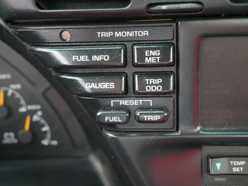 Used 1994 Chevrolet Corvette Convertible RWD image 23